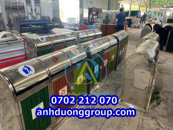 Hình ảnh thùng rác inox 3 ngăn công cộng chuẩn bị giao